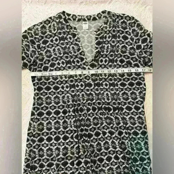 Old Navy, black and white‎ dress. Size small petite. - Picture 4 of 6